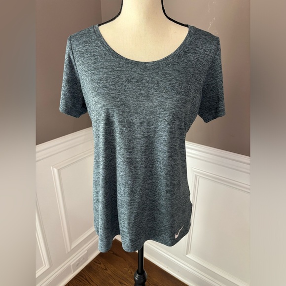 Nike Tops - Nike Dri Fit Womens Gray Fitted Short Sleeve Stretch T-Shirt Size Large Running